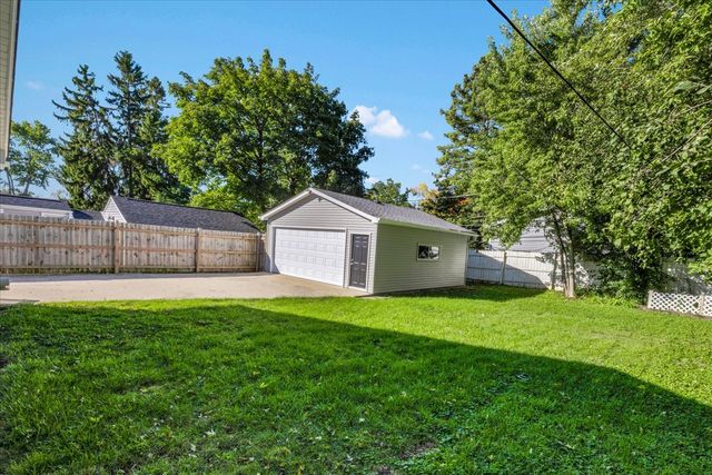 218 S Morgan Avenue, Wheaton, IL 60187
