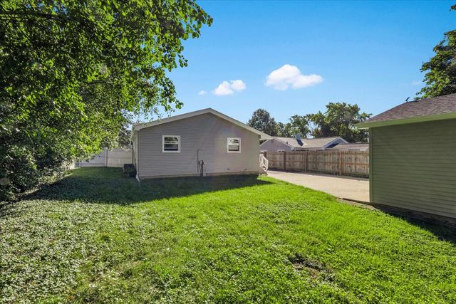 218 S Morgan Avenue, Wheaton, IL 60187