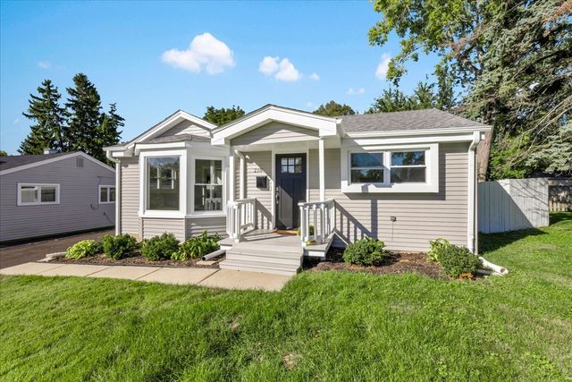 218 S Morgan Avenue, Wheaton, IL 60187