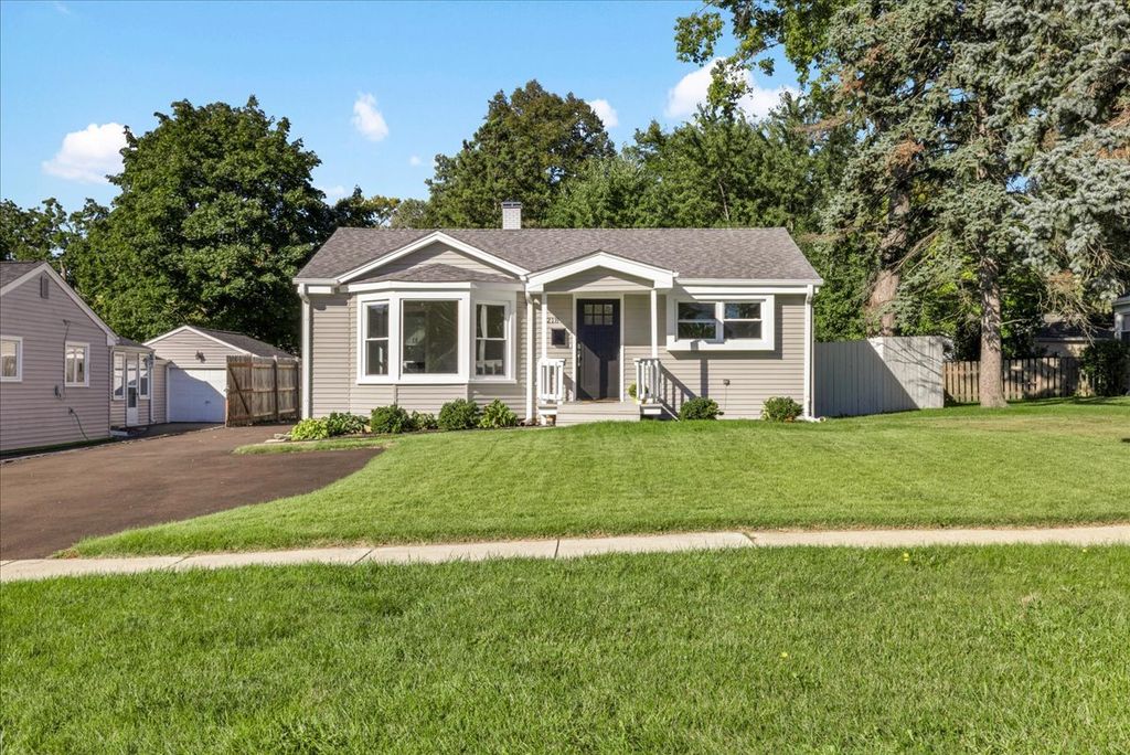 218 S Morgan Avenue, Wheaton, IL 60187