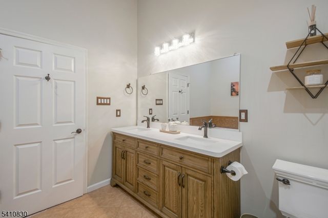 2004 S Branch Dr, Readington Twp., NJ 08889