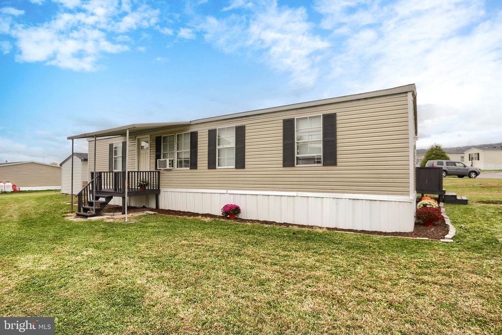 292 DALLAS DR, Grantville, PA 17028