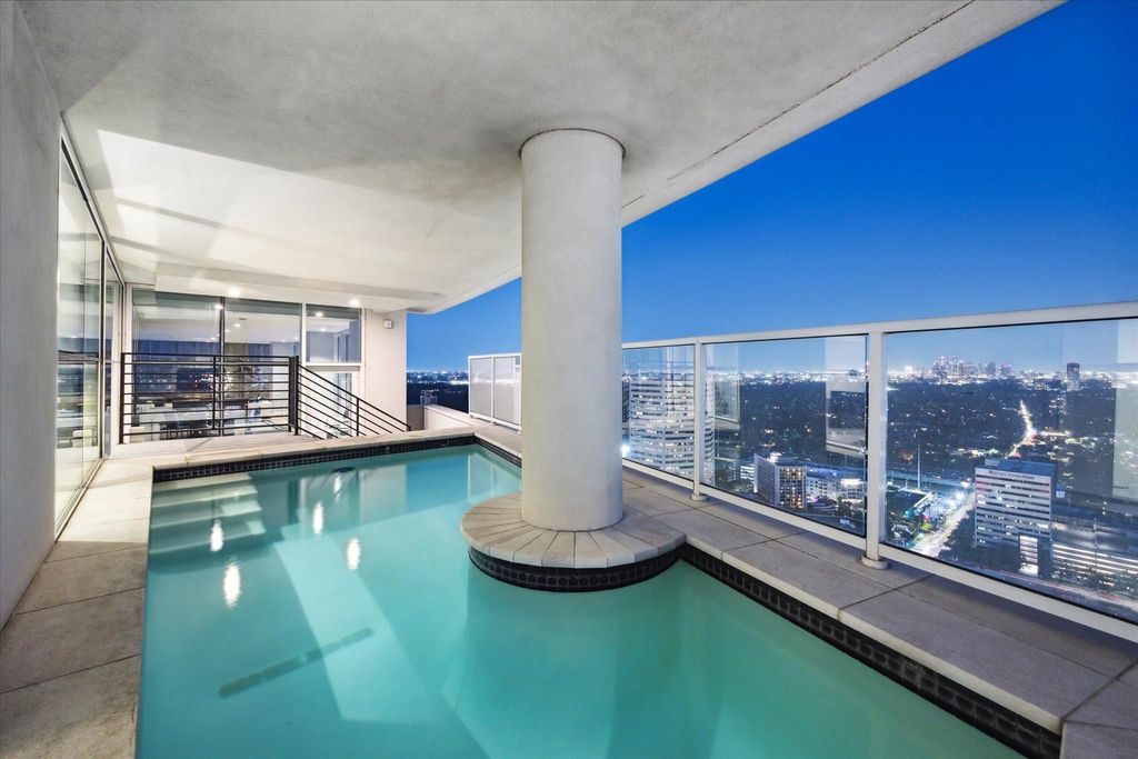 4521 San Felipe Street 3202, Houston, TX 77027