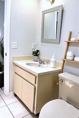 15202 E POND WOODS DRIVE 9, Tampa, FL 33618