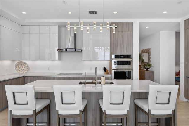 301 QUAY COMMONS 1903, Sarasota, FL 34236