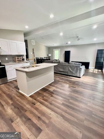 2752 Santa Barbara Drive NW, Atlanta, GA 30318
