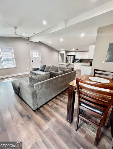 2752 Santa Barbara Drive NW, Atlanta, GA 30318