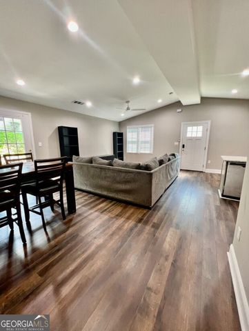 2752 Santa Barbara Drive NW, Atlanta, GA 30318