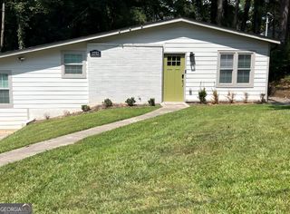 2752 Santa Barbara Drive NW, Atlanta, GA 30318
