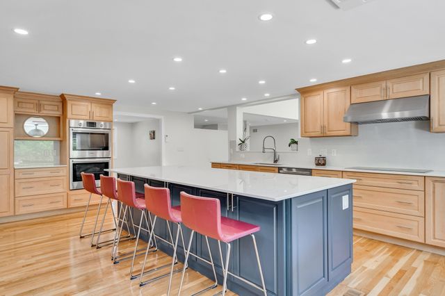 1 Maureen Rd, Lexington, MA 02420
