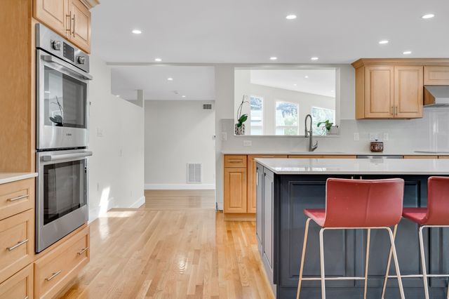 1 Maureen Rd, Lexington, MA 02420