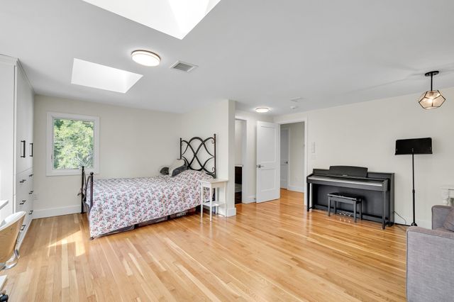 1 Maureen Rd, Lexington, MA 02420