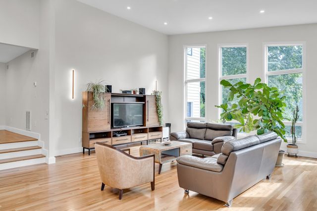 1 Maureen Rd, Lexington, MA 02420