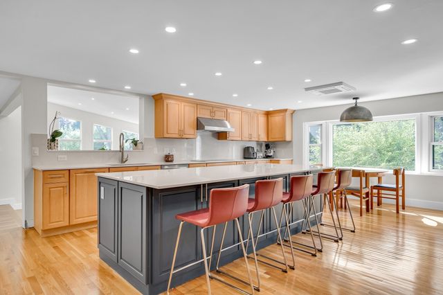 1 Maureen Rd, Lexington, MA 02420