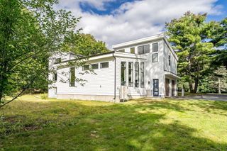 1 Maureen Rd, Lexington, MA 02420