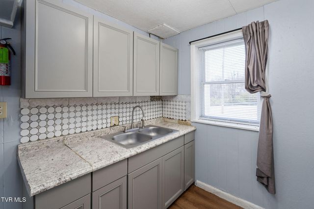 4033 Harbor Chapel Road, Kingsport, TN 37664