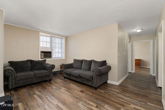 4033 Harbor Chapel Road, Kingsport, TN 37664