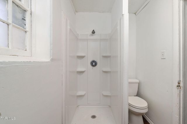 4033 Harbor Chapel Road, Kingsport, TN 37664