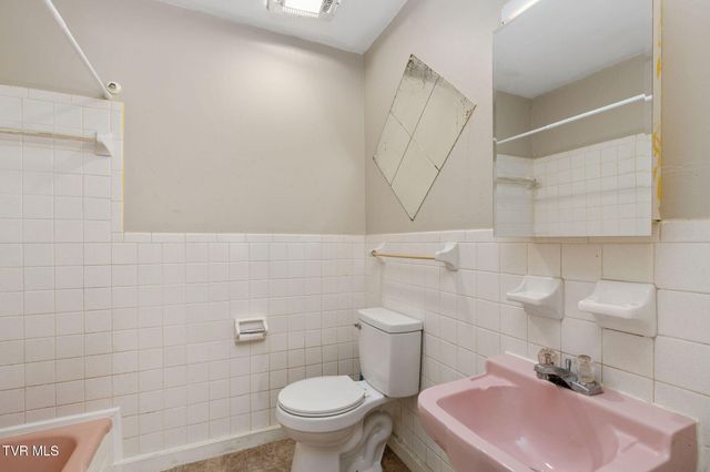 4033 Harbor Chapel Road, Kingsport, TN 37664