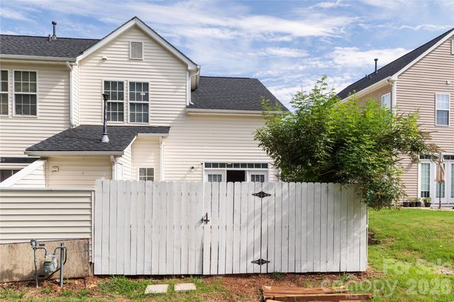 14718 Lions Pride Court, Charlotte, NC 28278