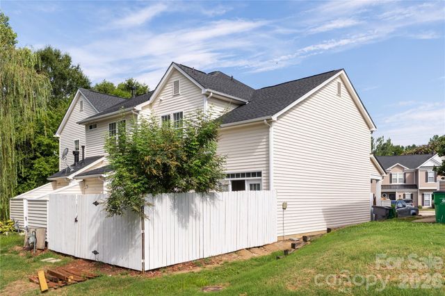 14718 Lions Pride Court, Charlotte, NC 28278