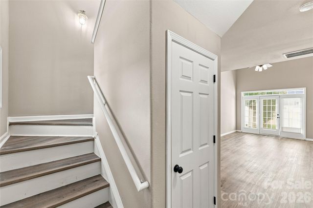 14718 Lions Pride Court, Charlotte, NC 28278
