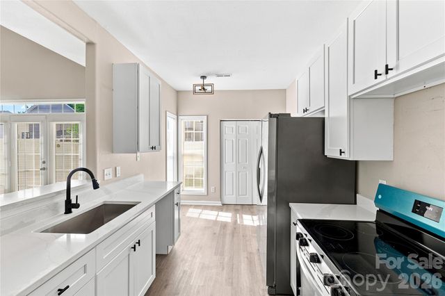 14718 Lions Pride Court, Charlotte, NC 28278