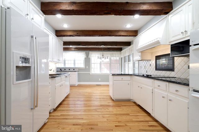 505 HILLCREST AVE, State College, PA 16803