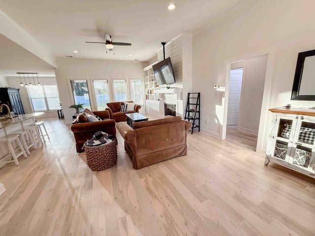 253 Saddlebrook Dr, Medina, TN 38355