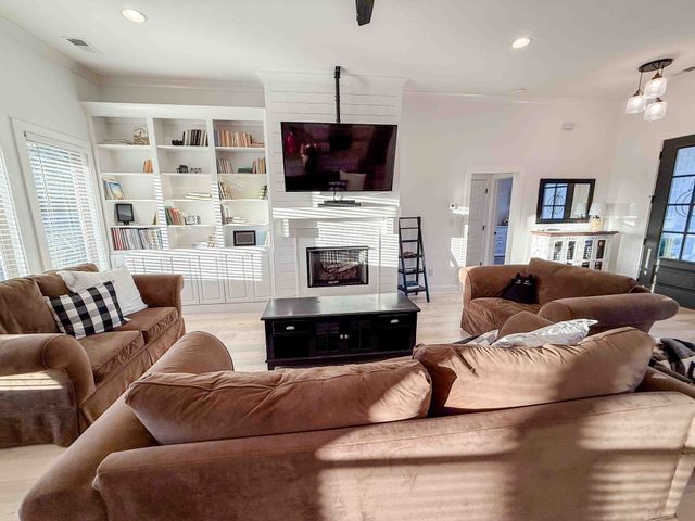 253 Saddlebrook Dr, Medina, TN 38355