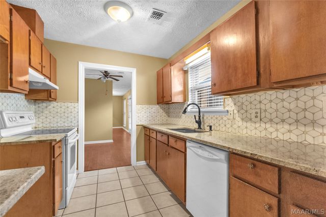 4317 Hillside Oaks Court, Montgomery, AL 36109