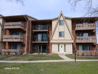 11 Parkside Court 6, Vernon Hills, IL 60061