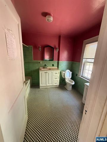 20 Clinton Avenue, Kearny, NJ 07032