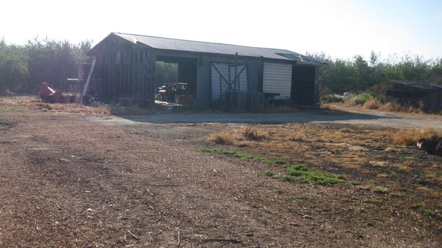 15270 S Mccall Avenue, Kingsburg, CA 93631