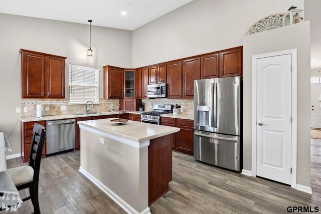 10817 S 111 Street, Papillion, NE 68046