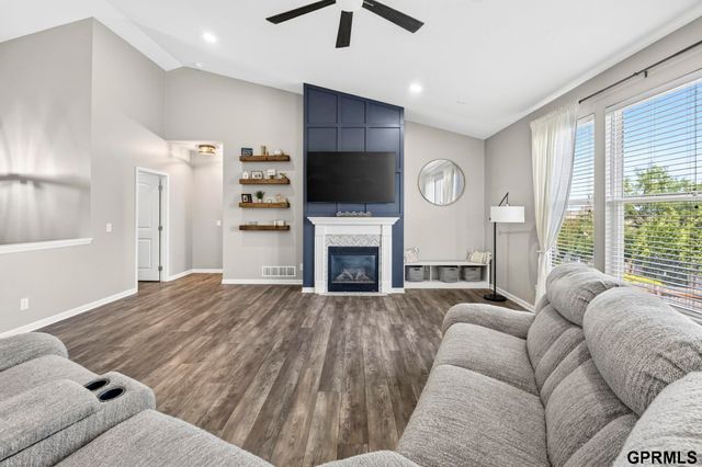 10817 S 111 Street, Papillion, NE 68046