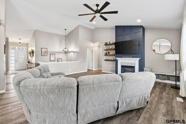 10817 S 111 Street, Papillion, NE 68046