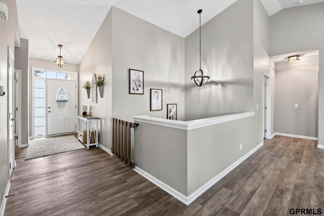 10817 S 111 Street, Papillion, NE 68046