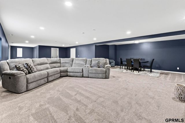 10817 S 111 Street, Papillion, NE 68046