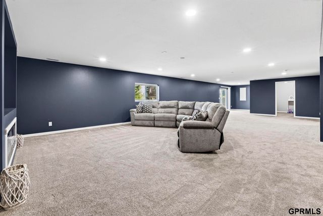 10817 S 111 Street, Papillion, NE 68046