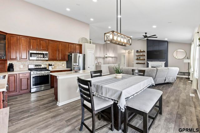 10817 S 111 Street, Papillion, NE 68046