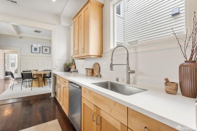 1524 Larkin Street, San Francisco, CA 94109