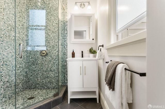 1524 Larkin Street, San Francisco, CA 94109