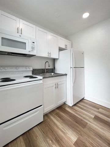 12906 NE 6th Ave 7, North Miami, FL 33161