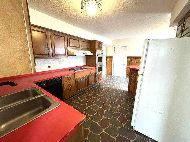 2072 North Main Street, Londonderry, VT 05148