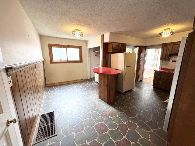 2072 North Main Street, Londonderry, VT 05148