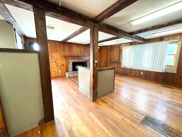 2072 North Main Street, Londonderry, VT 05148