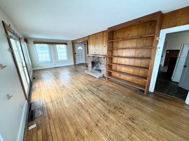 2072 North Main Street, Londonderry, VT 05148