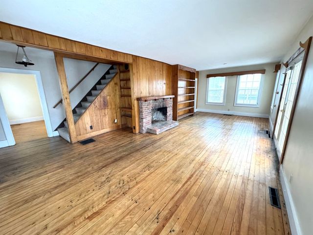 2072 North Main Street, Londonderry, VT 05148