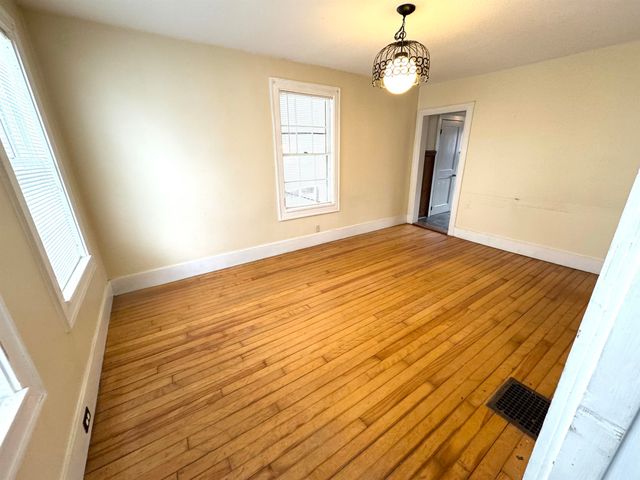 2072 North Main Street, Londonderry, VT 05148